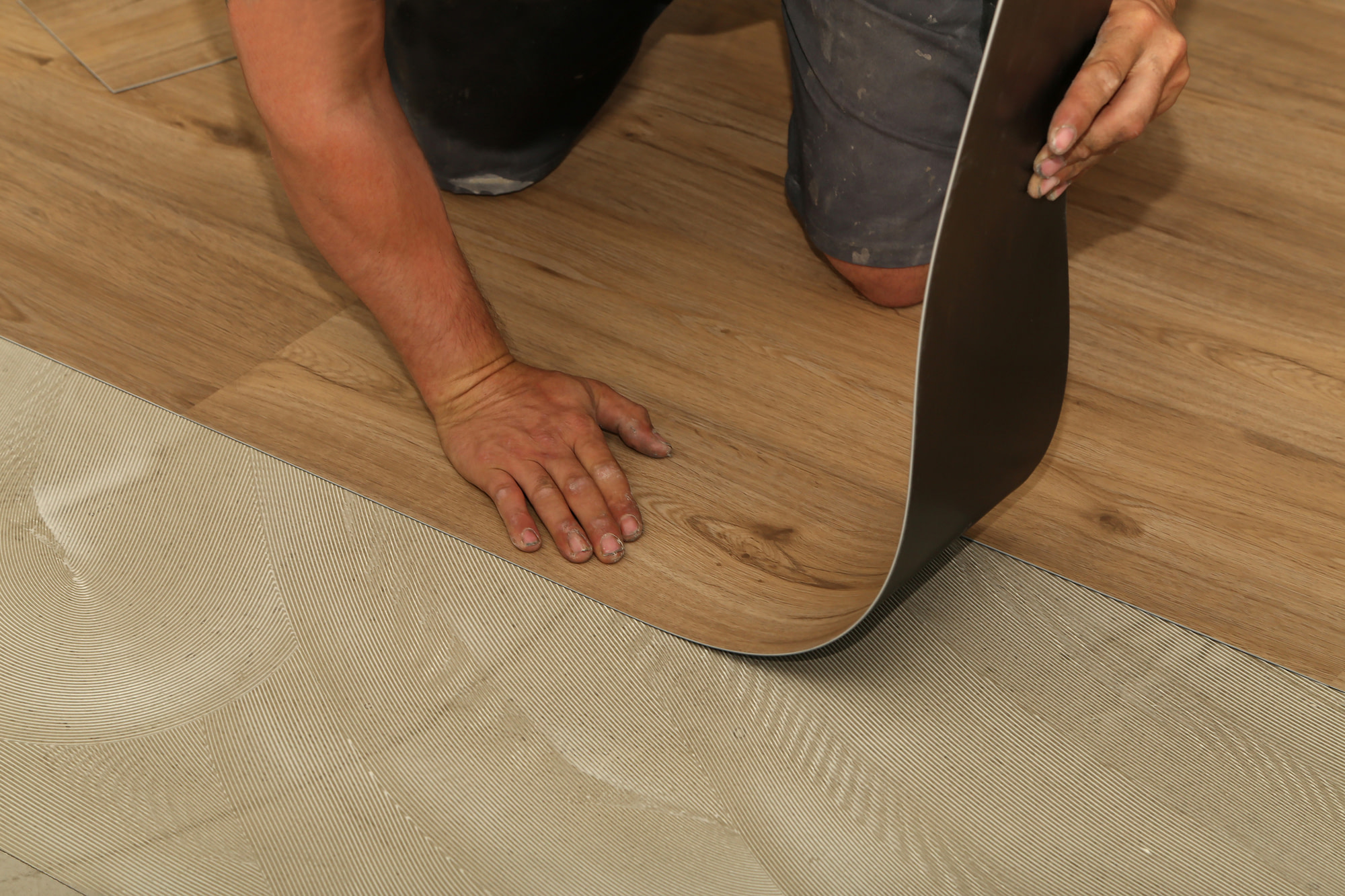 How to lay glue down vinyl flooring